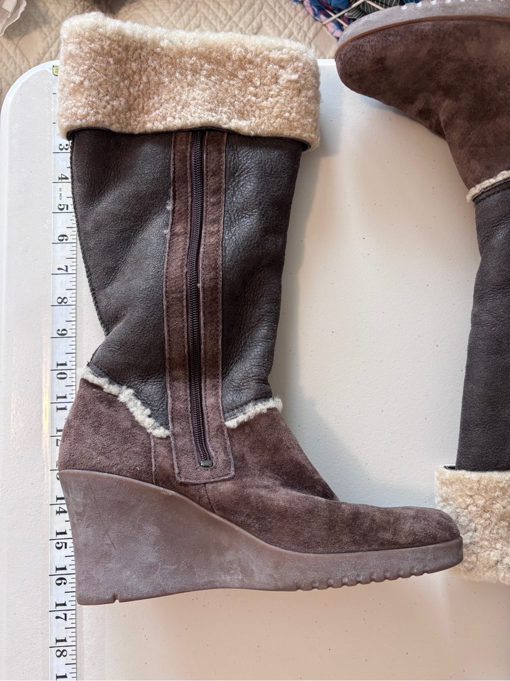 UGG Patchwork Boot Size 10 Wedge Sandra Pebbled Suede Sherpa Lined Festival Boho - Picture 2 of 8